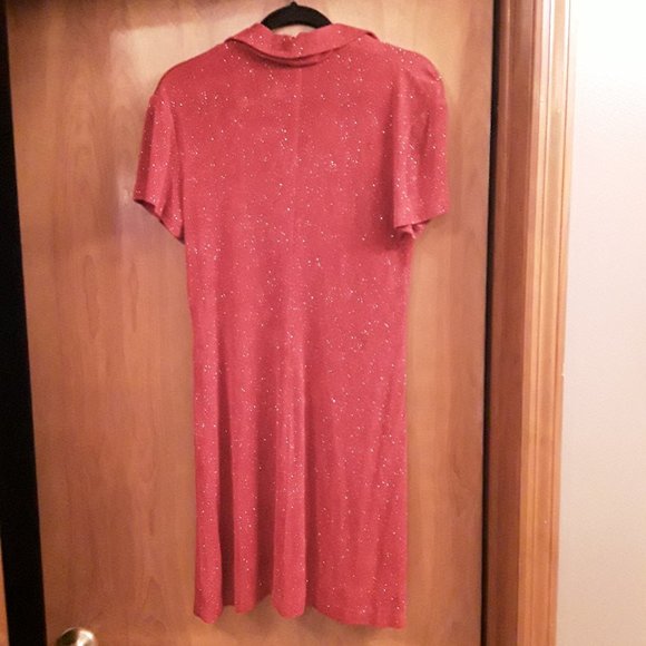 Red dress the sparkles - Picture 2 of 4